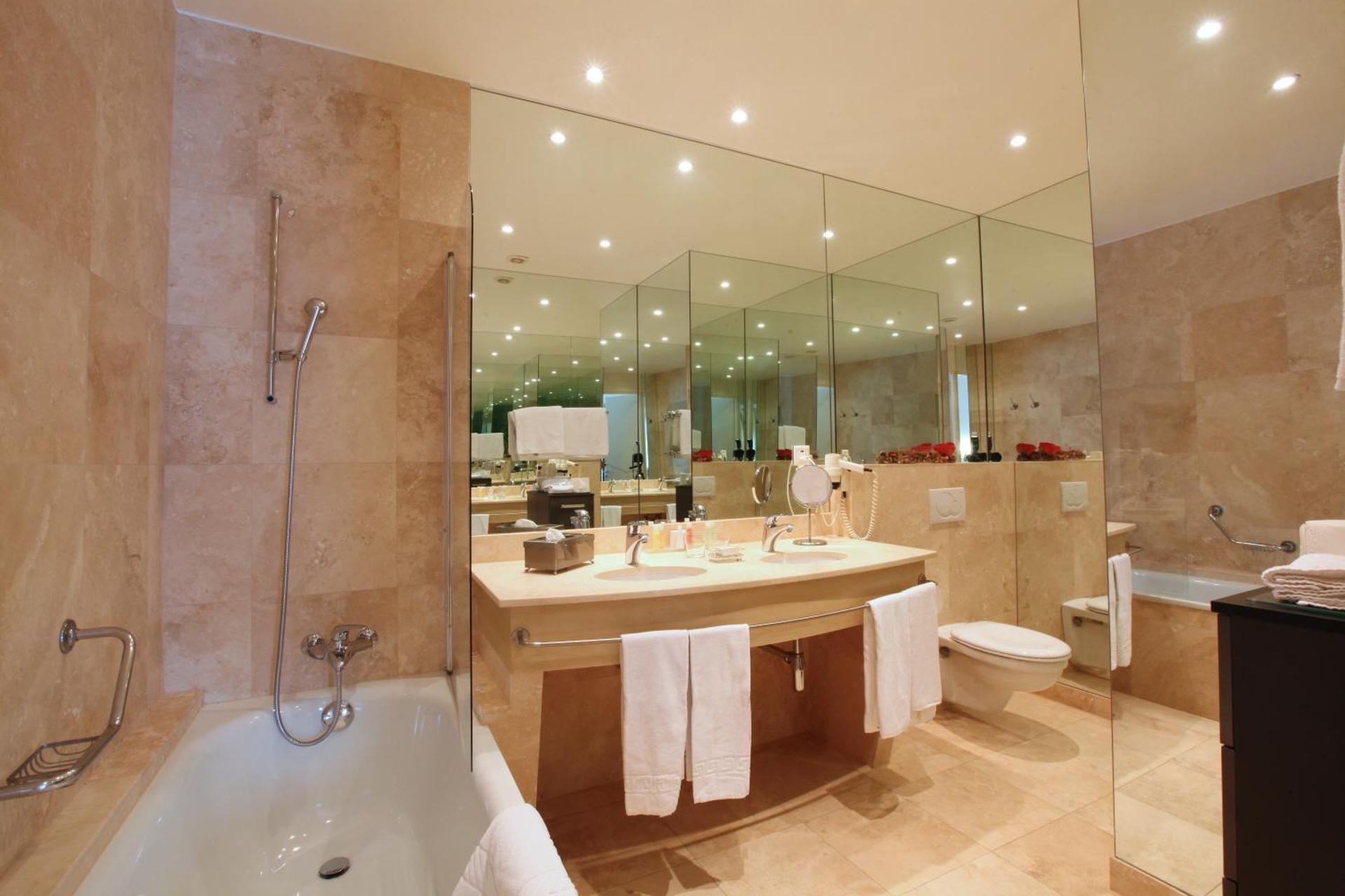 Junior Suite - Lake Side