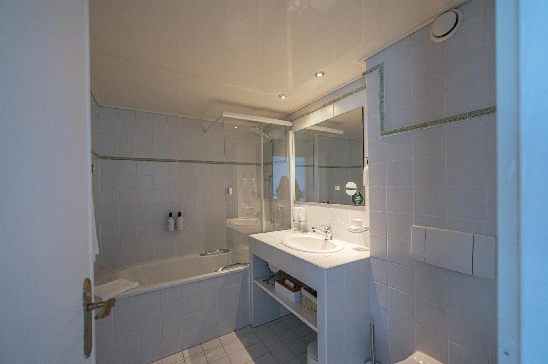 Superior Room with Balcony and garden & lake view