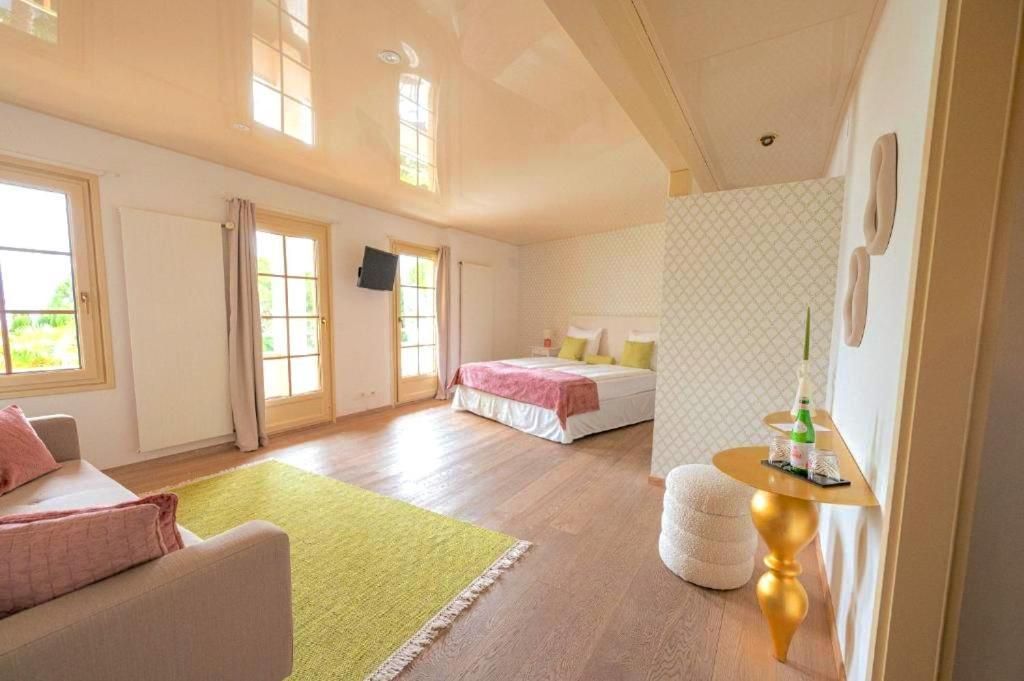 Signature Junior Suite, Balcony & Lake view