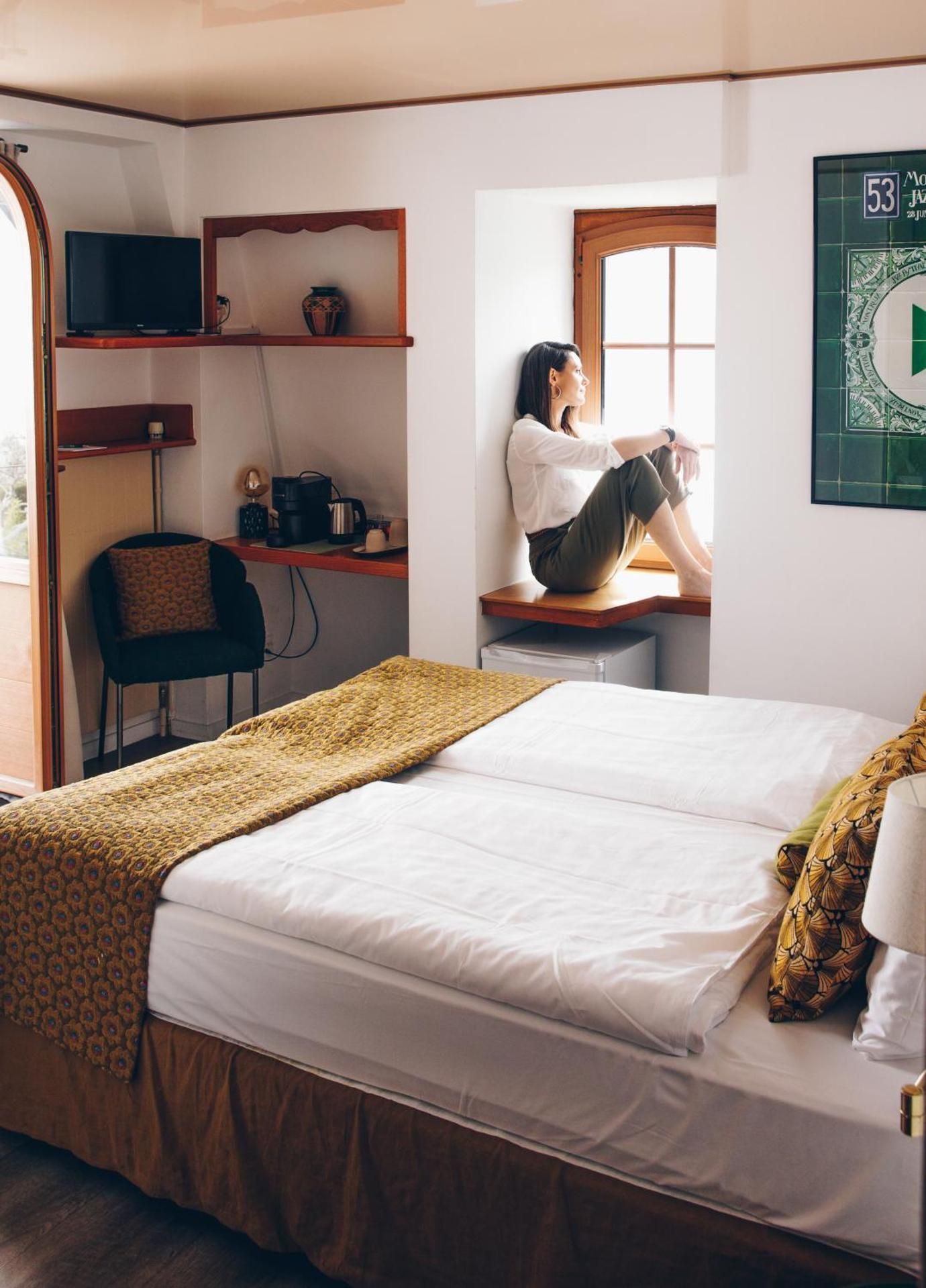 Standard Room with Balcony, Garden & Lake view