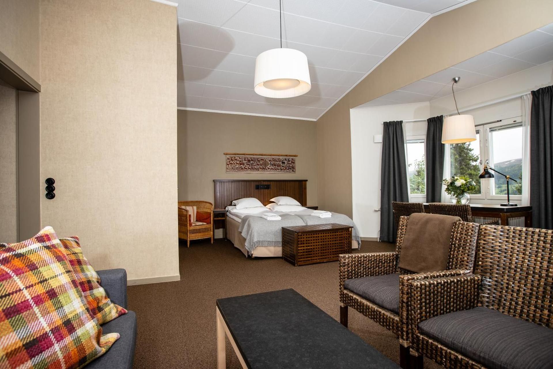Deluxe Double or Twin Room with Lake View