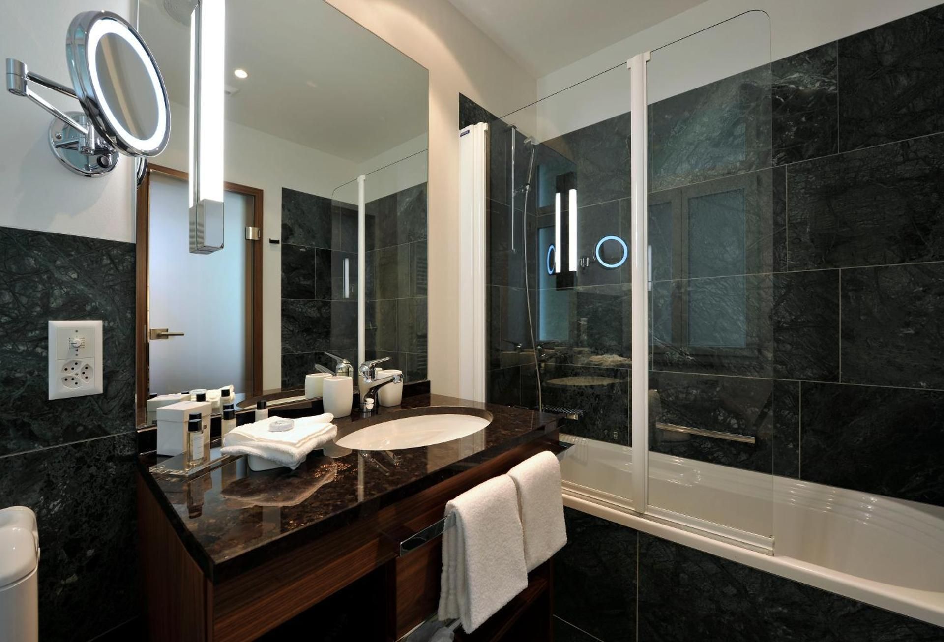 Standard Double Room with Forest View
