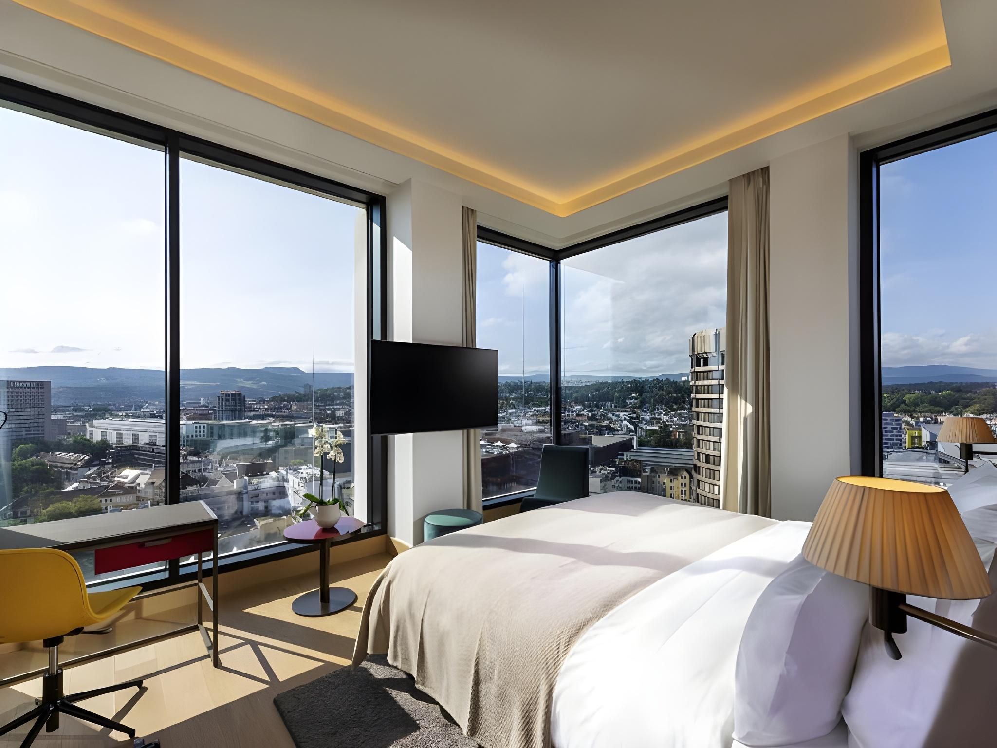 Junior Suite with 1 king-size bed