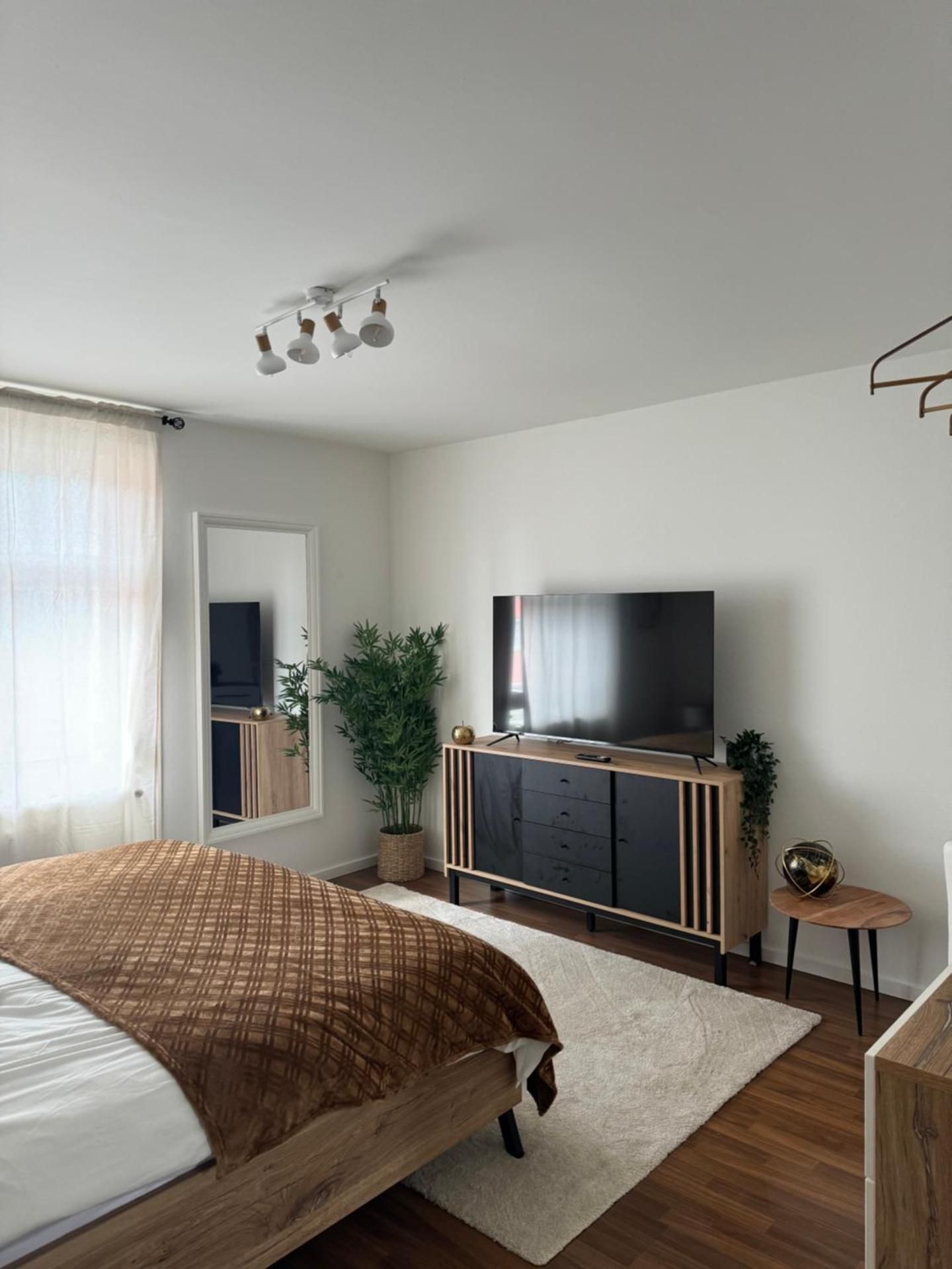 One-Bedroom Apartment with Balcony