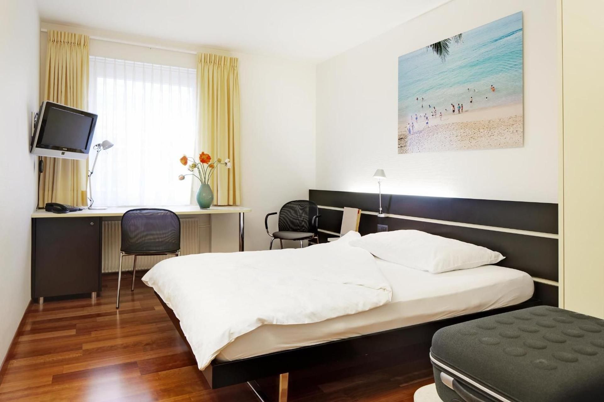 Economy Queen Double