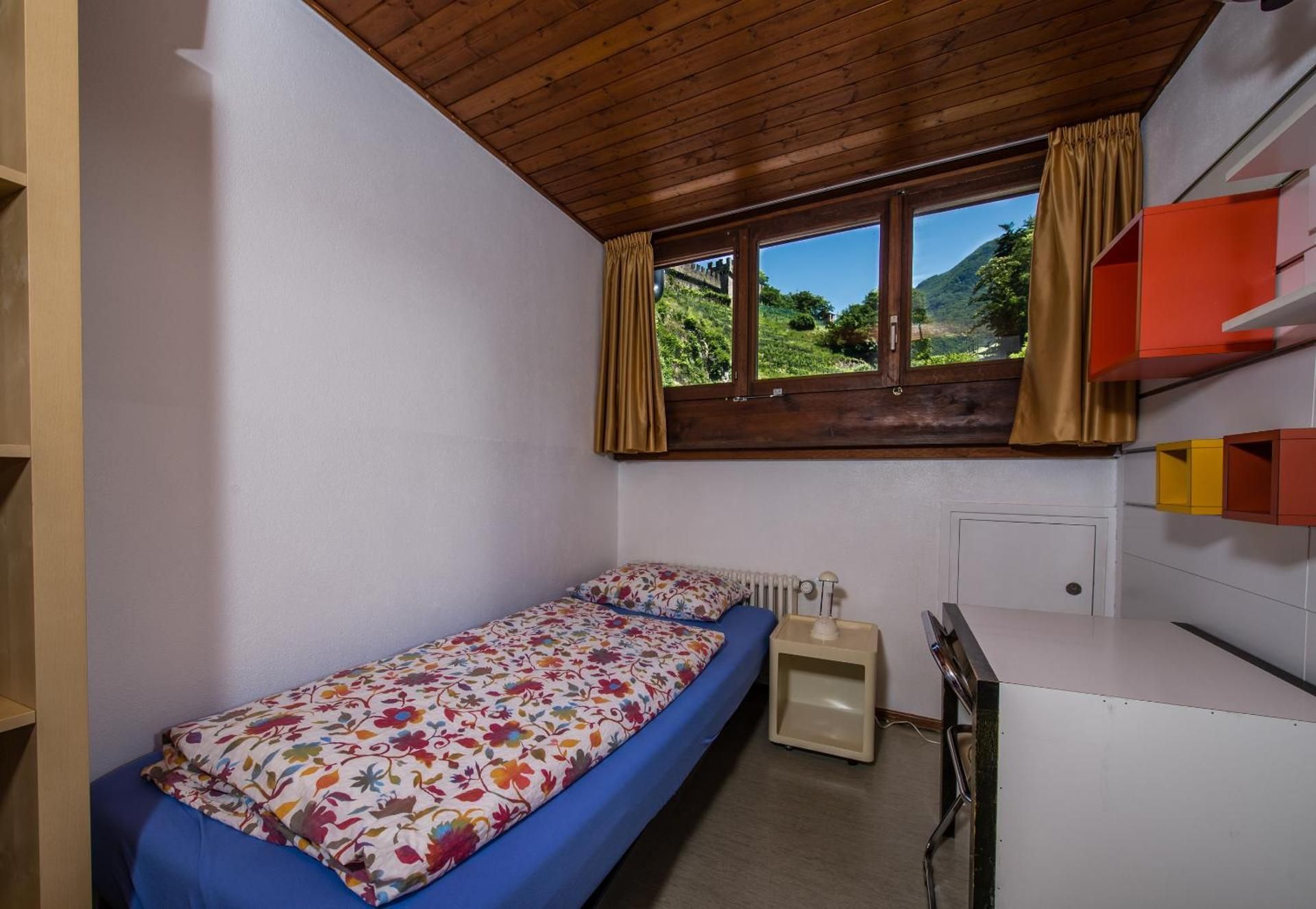 Single Room with Shared Bathroom