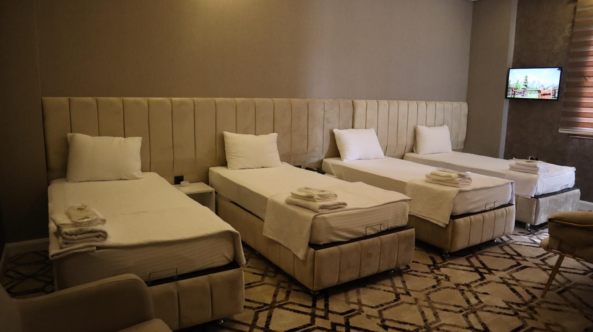 Bulut Royal Hotel Quadraple Room