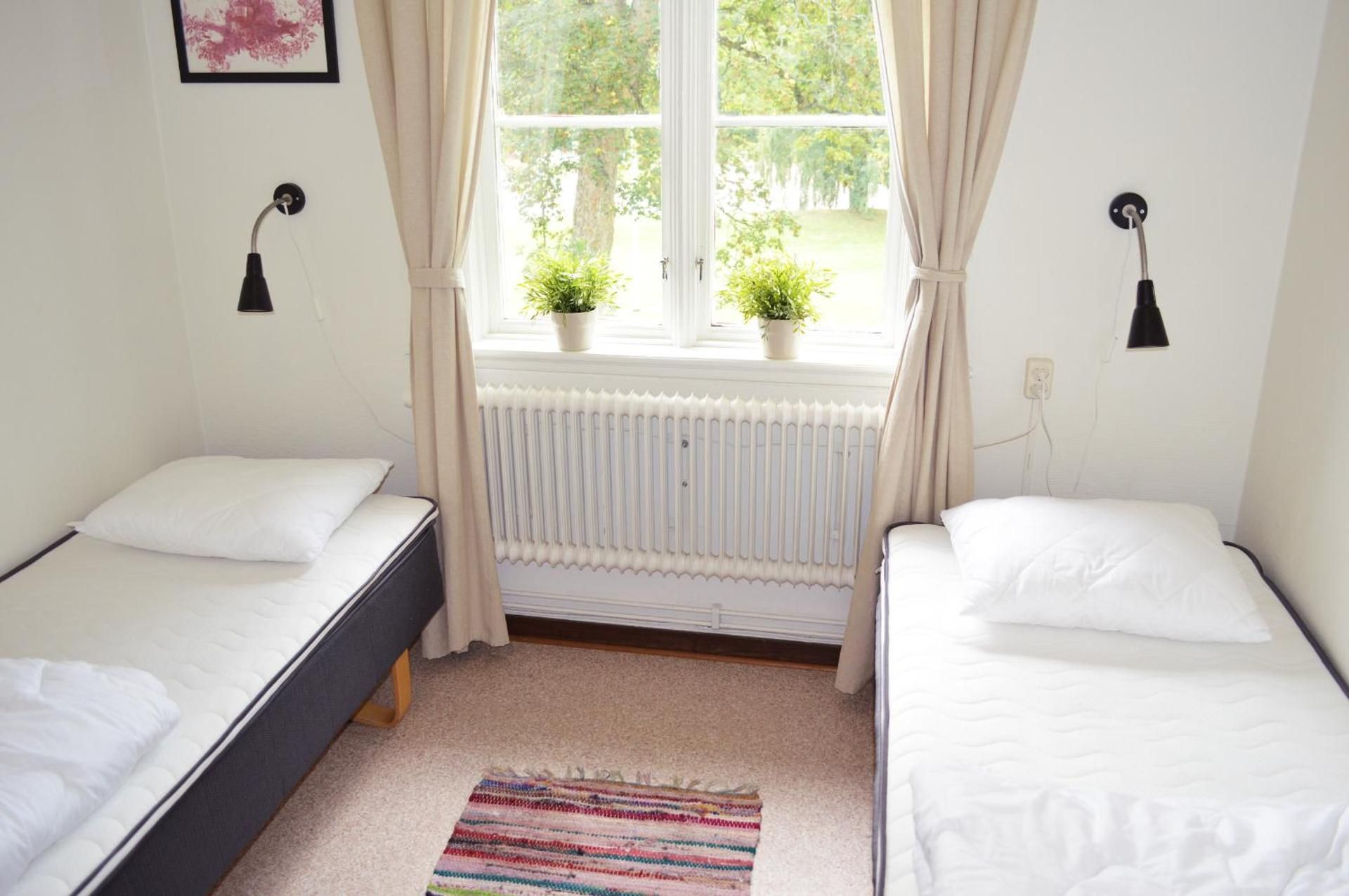 Twin Room with Shared Bathroom