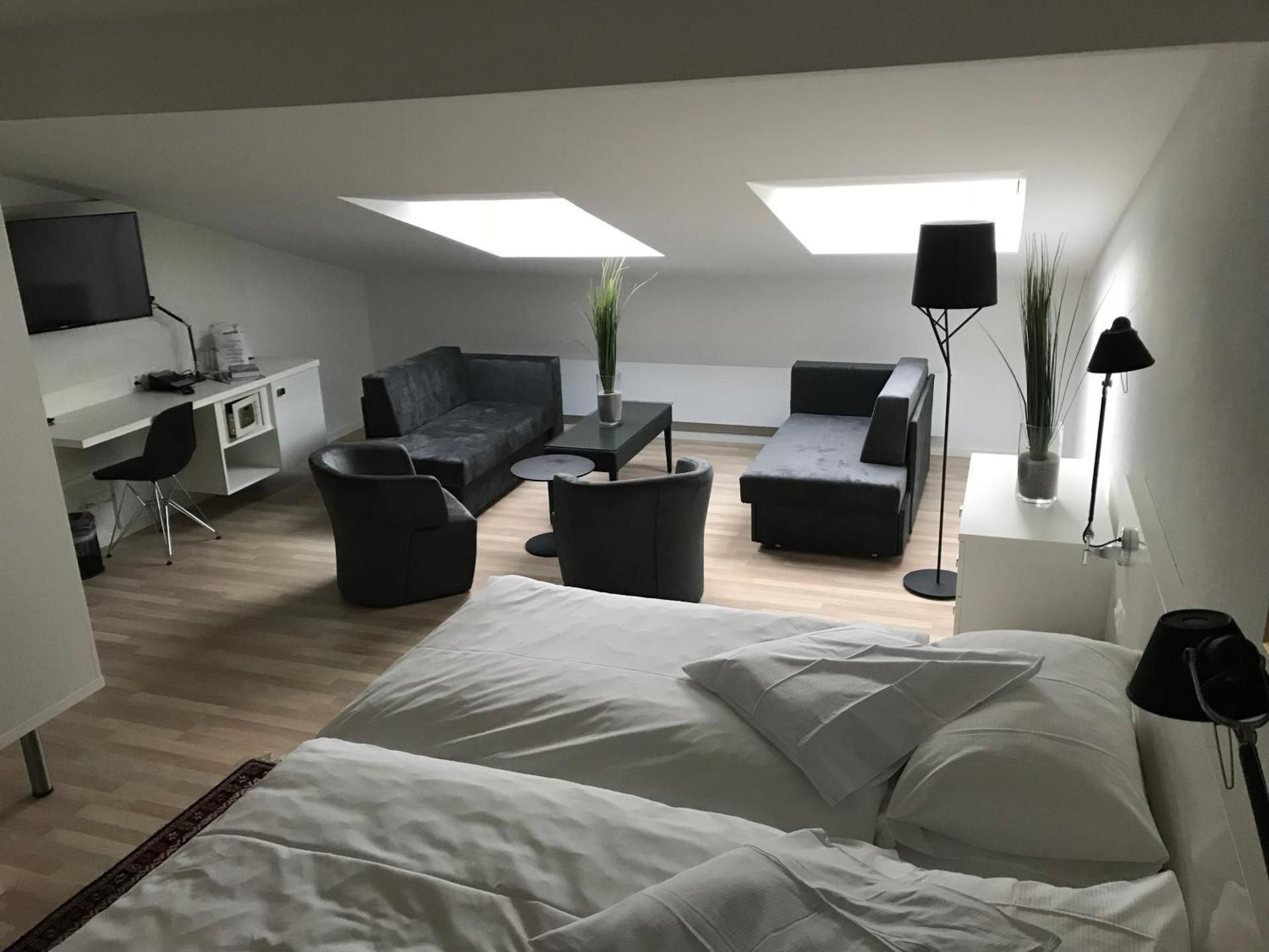 Family Suite (5 Adults)