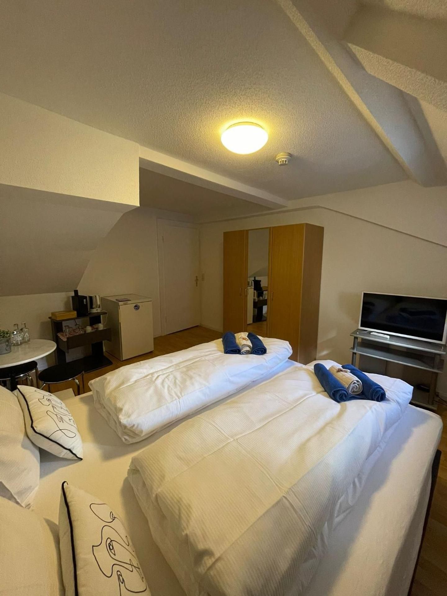 Double Room with Private External Bathroom