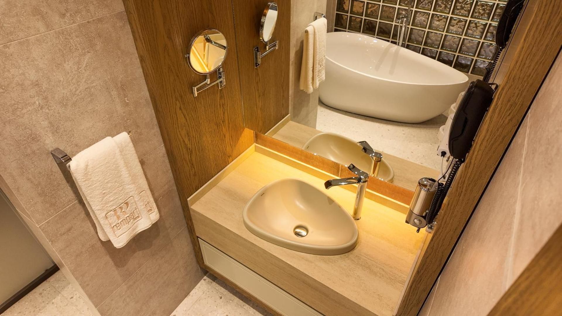 Rempart Hotel Suite 3