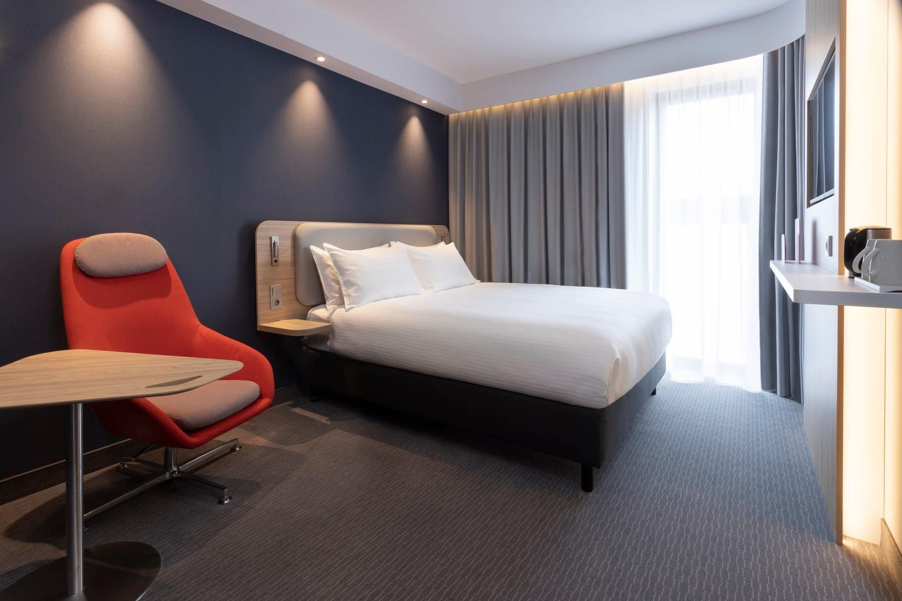 1 King Suite