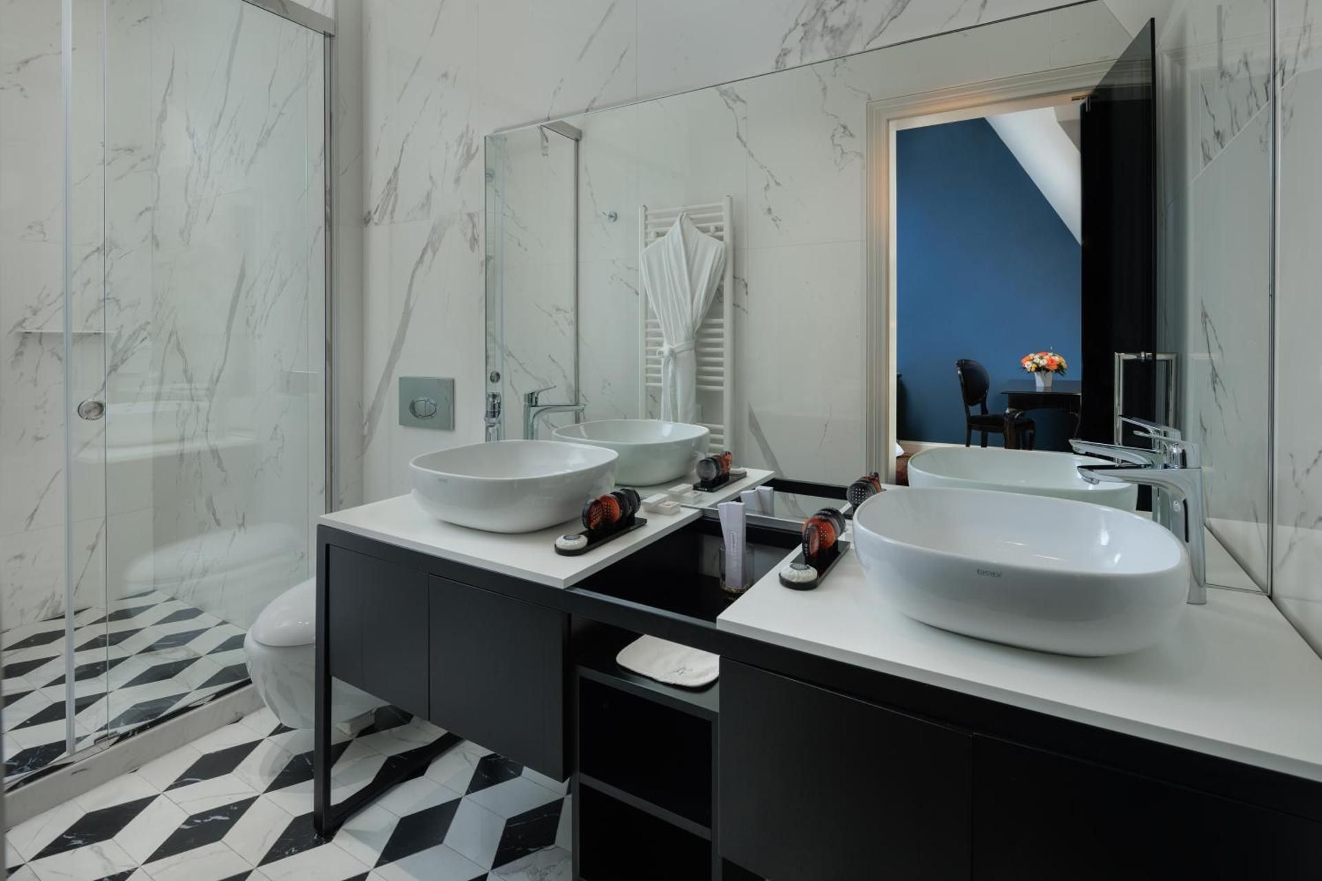 Arté Boutique Hotel Deluxe Double Or Twin City View 3