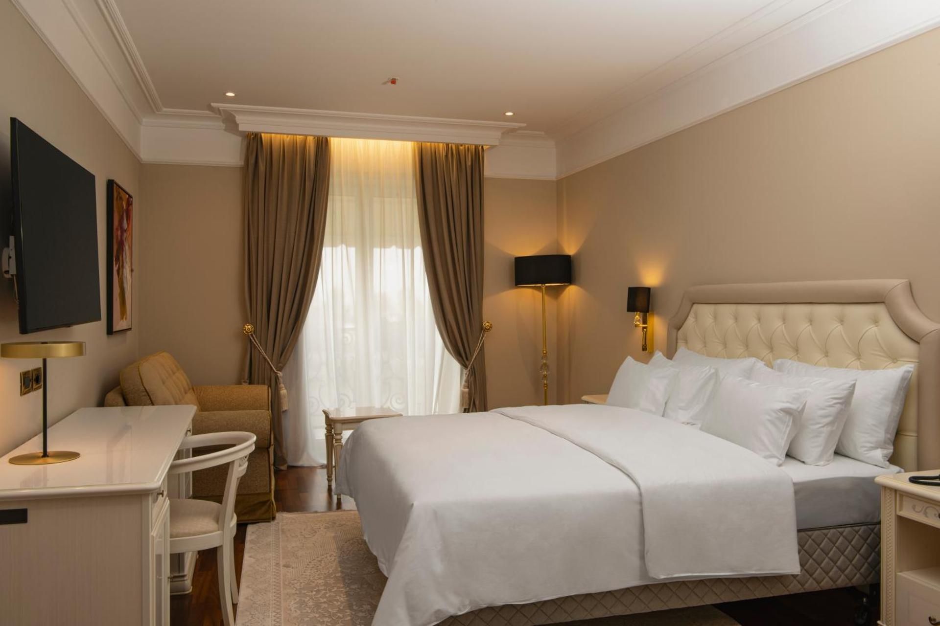 Junior Suite - Lake View
