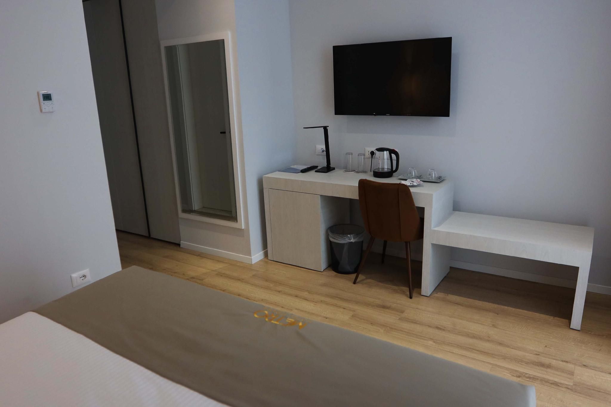 amenity (guest room)