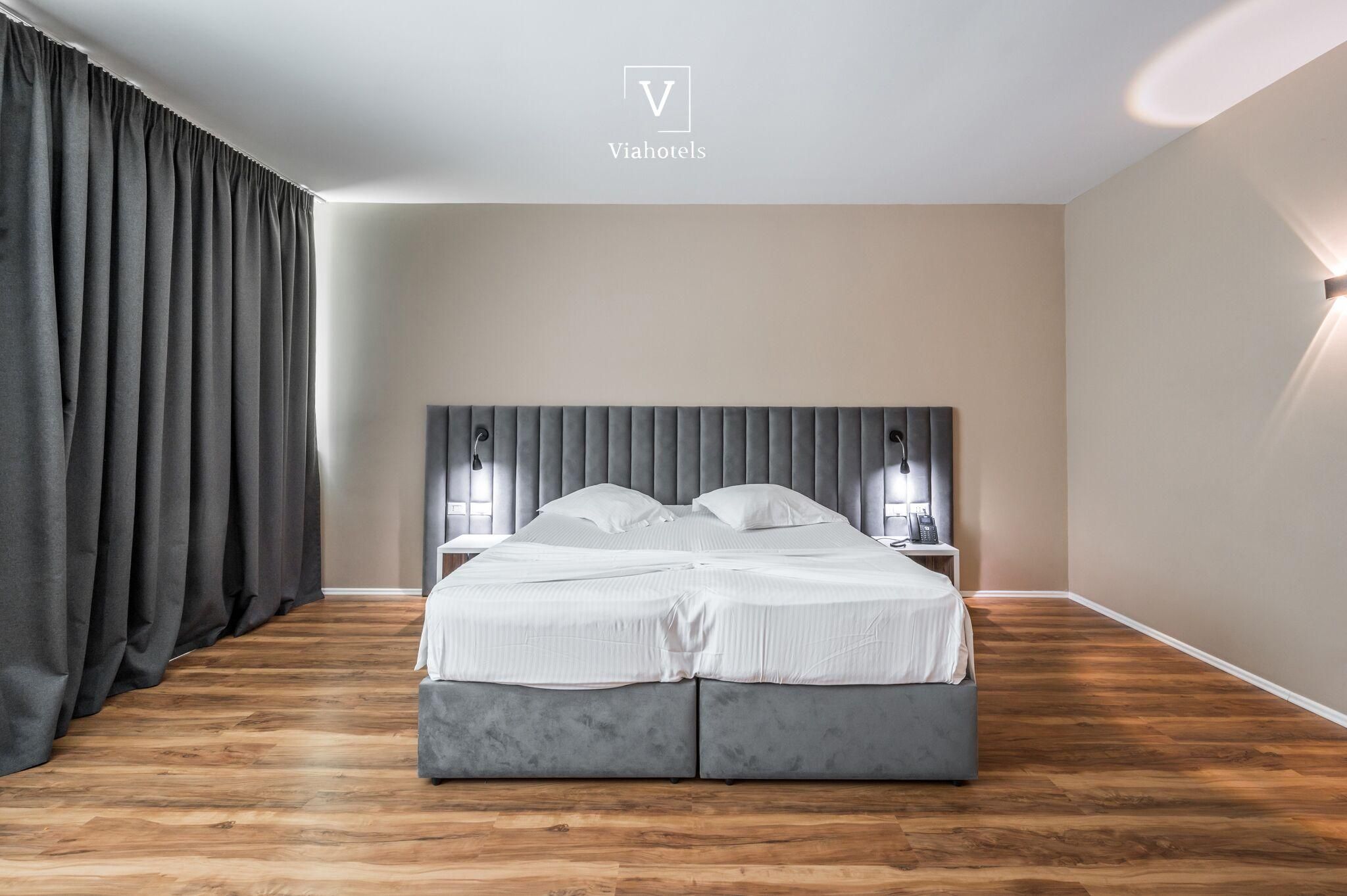 Basic Room, 1 Queen Bed, Accessible, City View