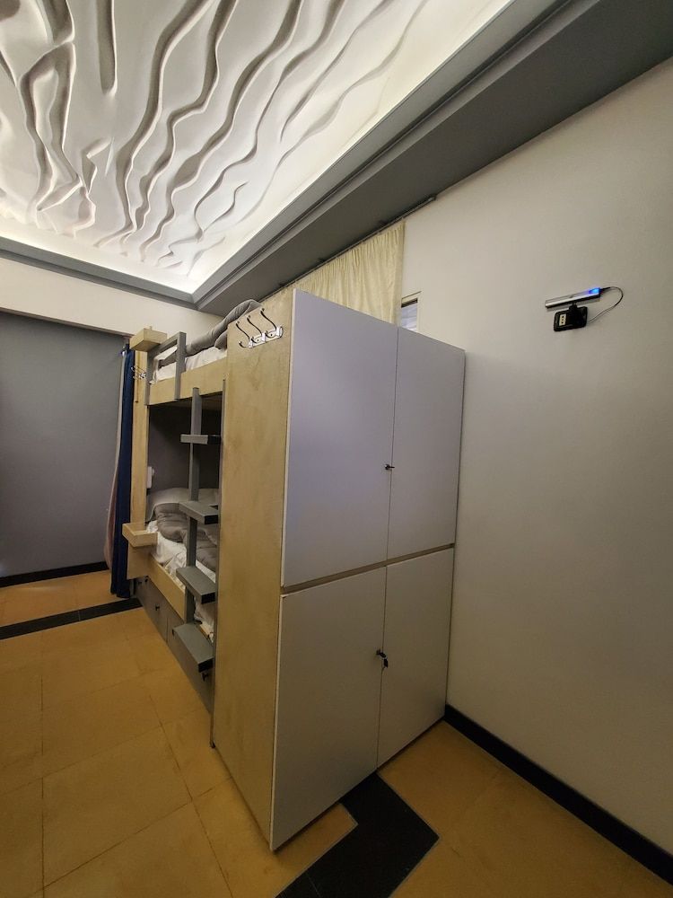 Wander Luxe Luxury Shared Dormitory, Non Smoking, Patio 4