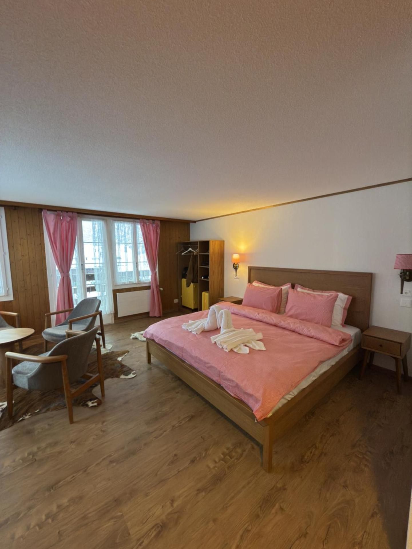 Basic Single Room with Shared Bathroom