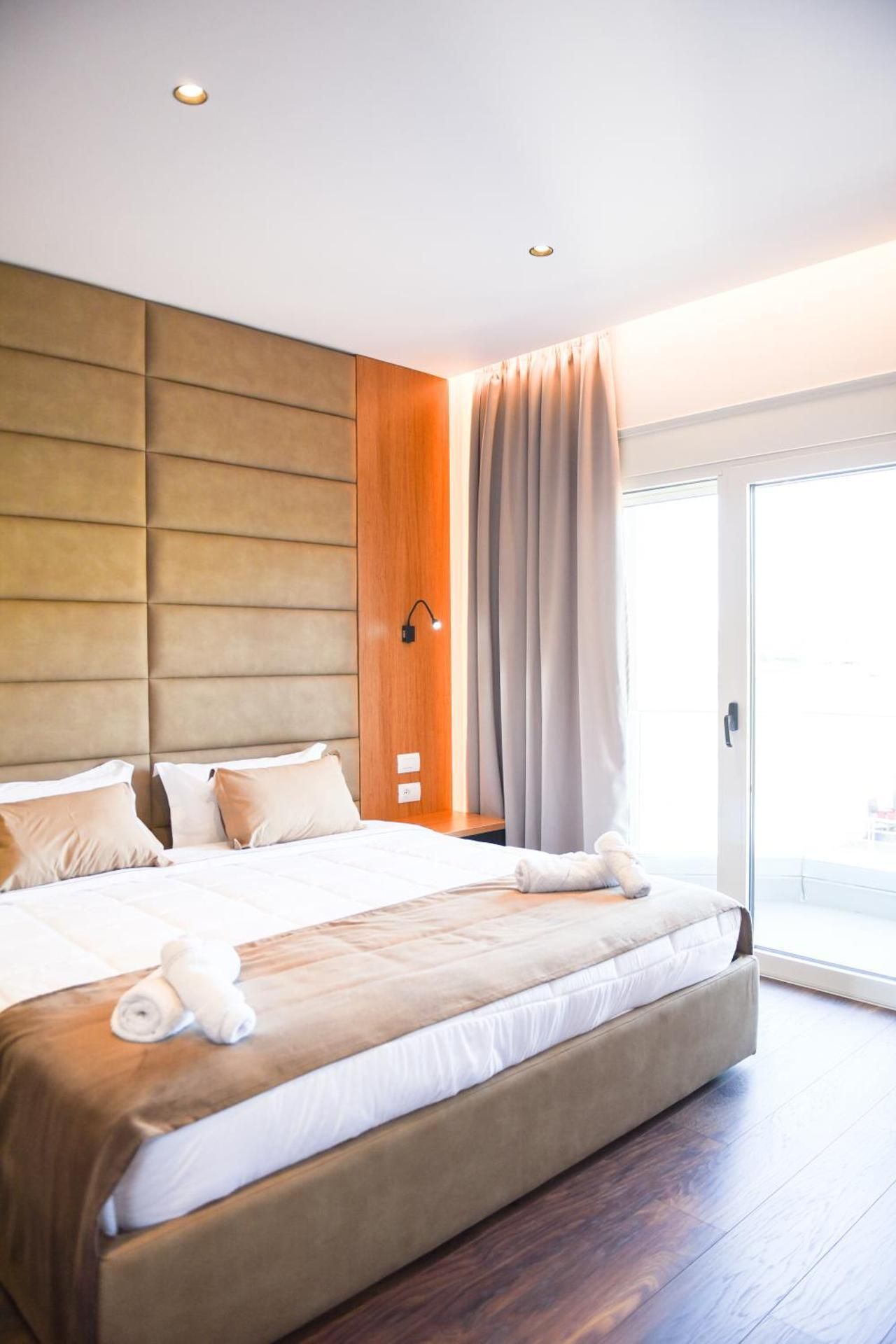 Suite with Mountain View