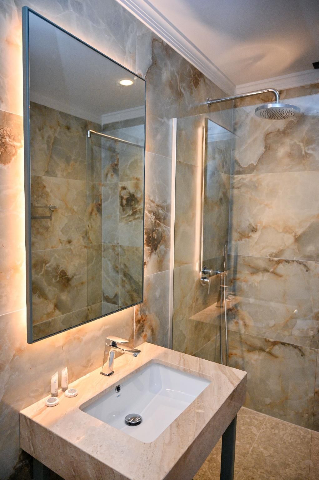 Adria Palace Hotel Superior Double Room Sea View 3