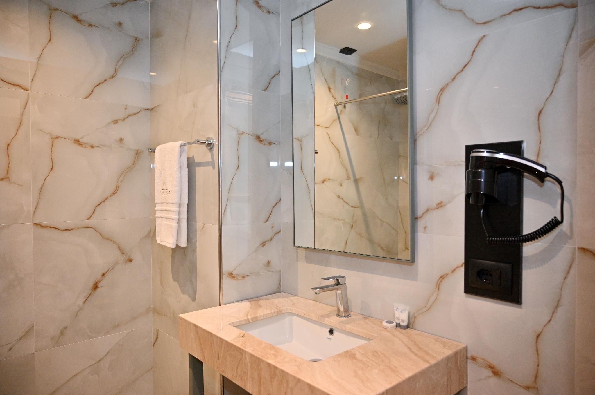 Adria Palace Hotel Superior Double Room 3