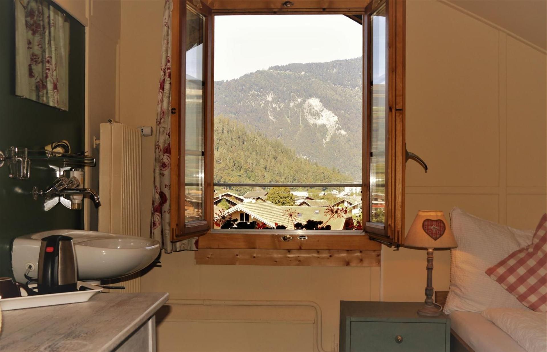 Single Room with Shared Bathroom