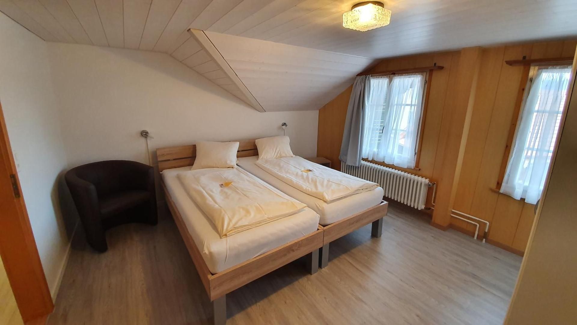Zweibettzimmer mit Gemeinschaftsbad und TV ohne Balkon