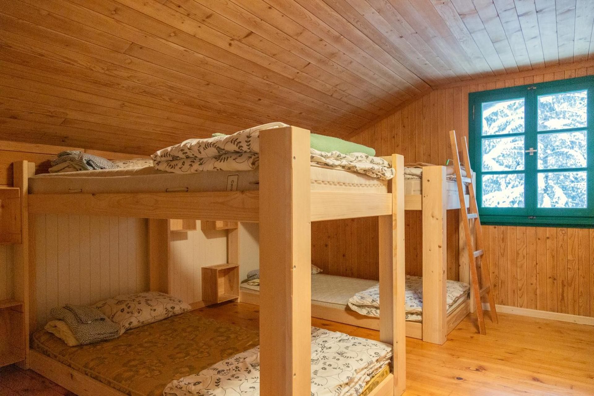 Bed in 6-Bed Mixed Dormitory Room