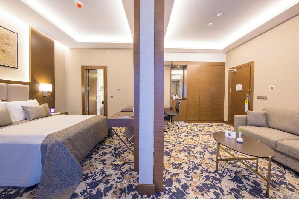 Crowne Plaza Yalova by IHG Junior Suite, 1 King Bed with Sofa bed, Balcony 6
