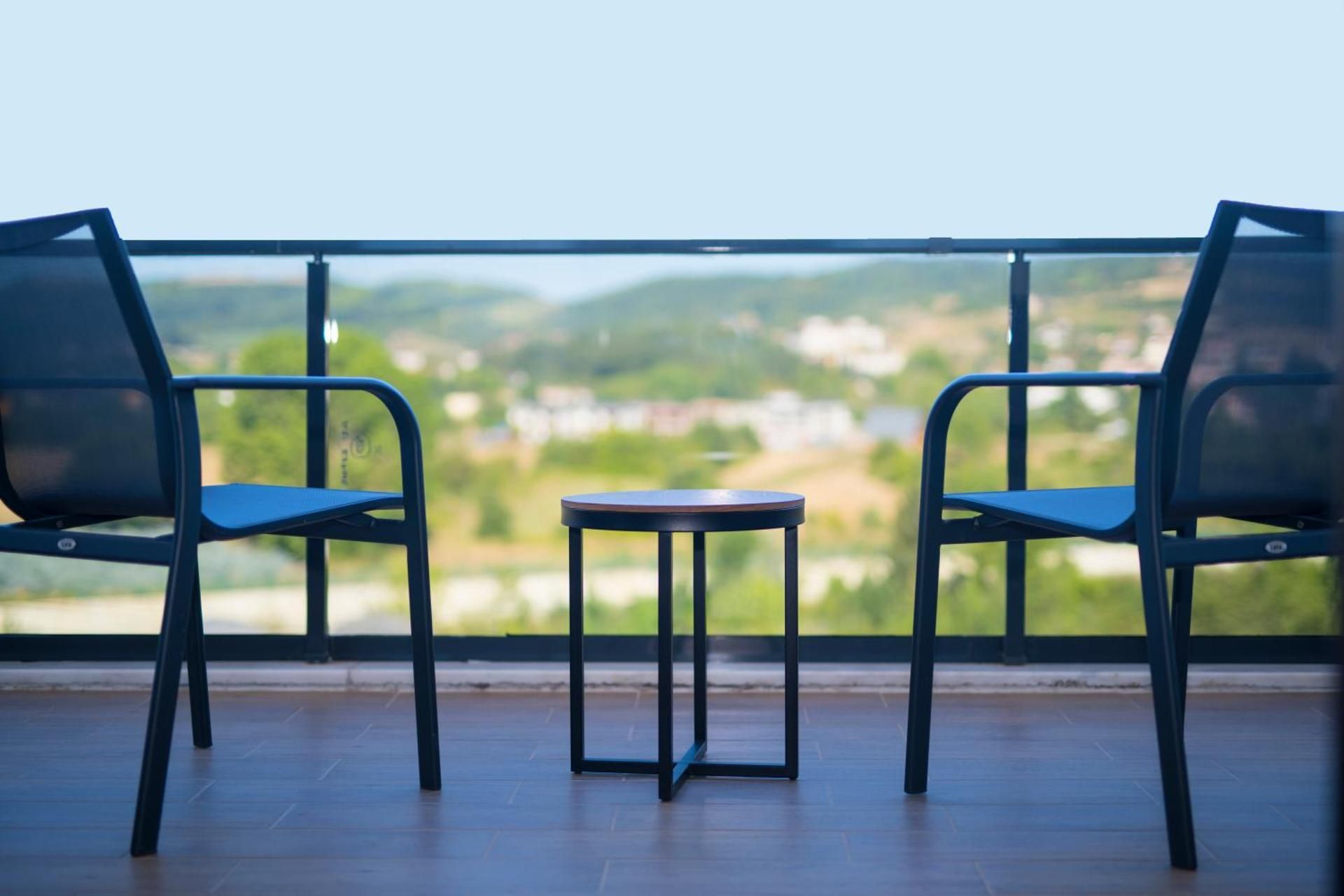 Crowne Plaza Yalova By IHG Standard Room with Three Single Beds and Balcony 2