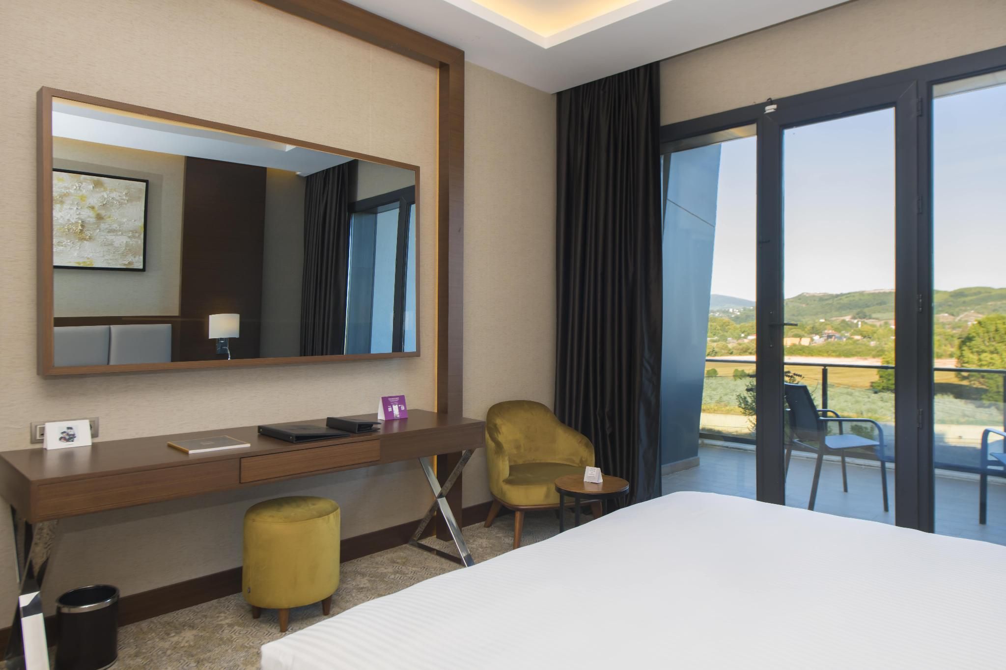 1 King Standard Balcony