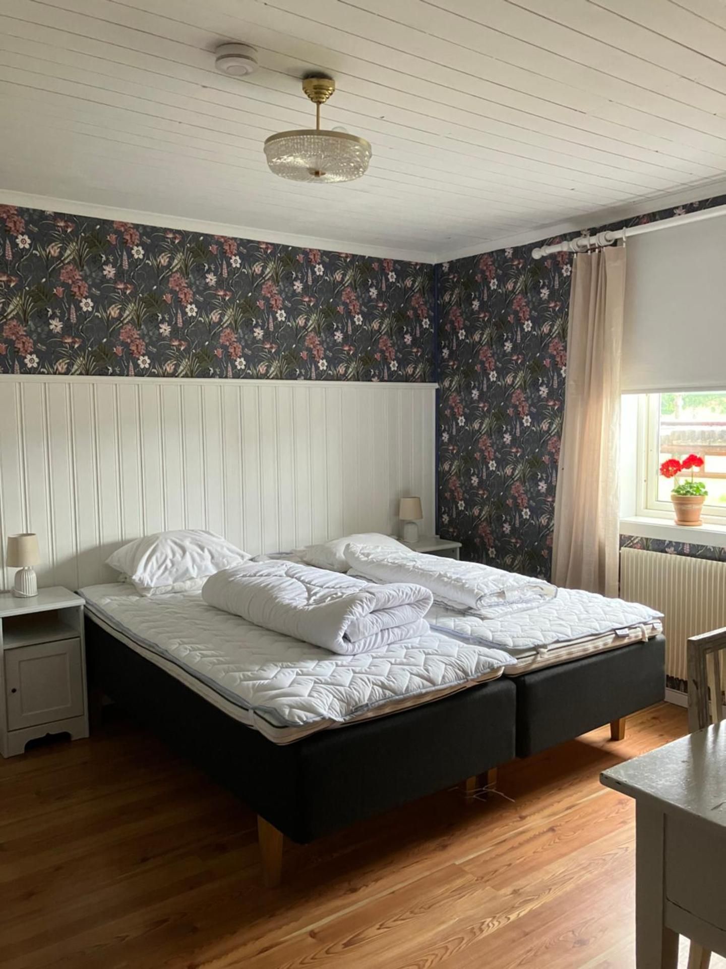 Quadruple Room with Shared Bathroom