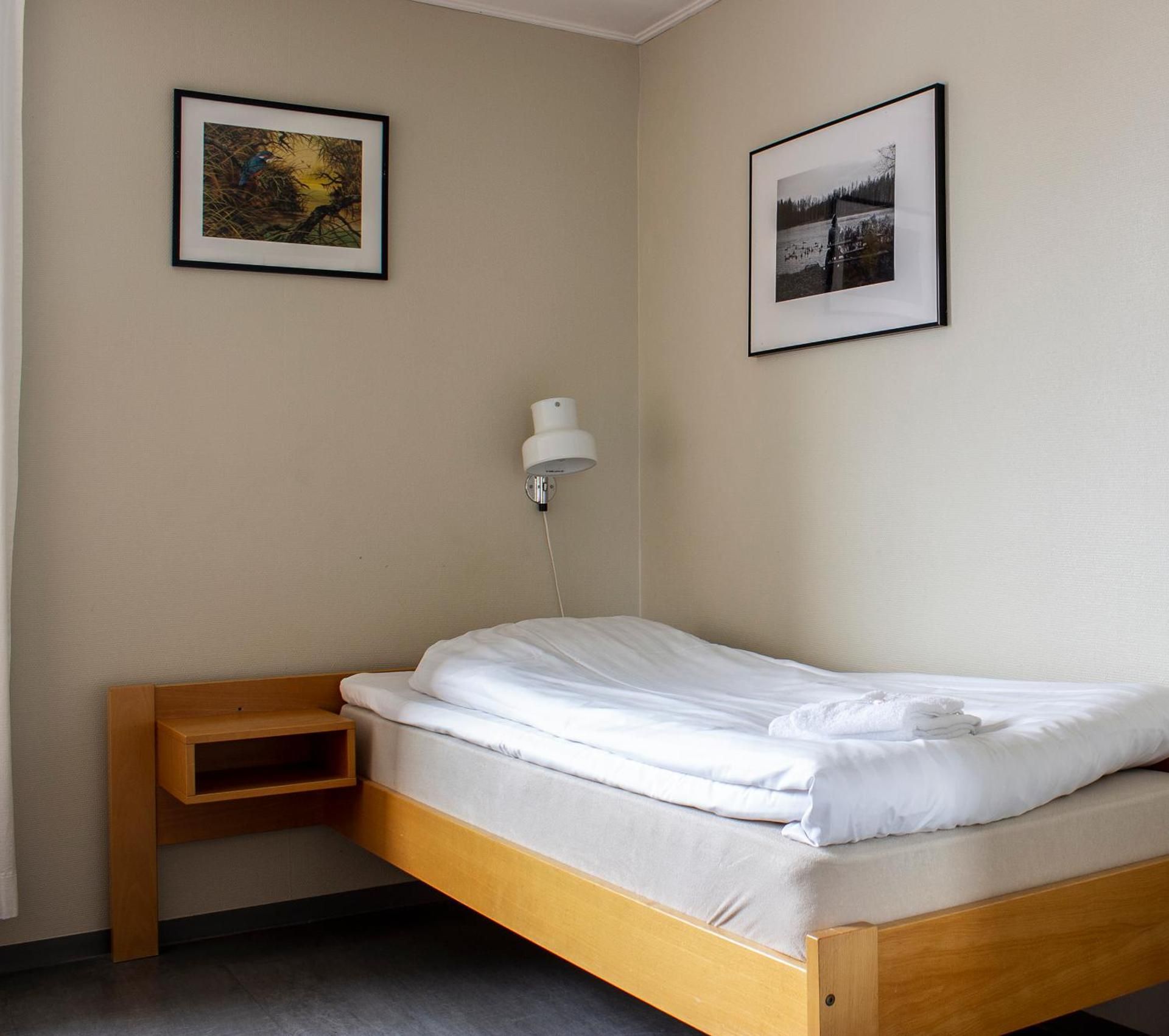 Basic Single Room with Shared Bathroom