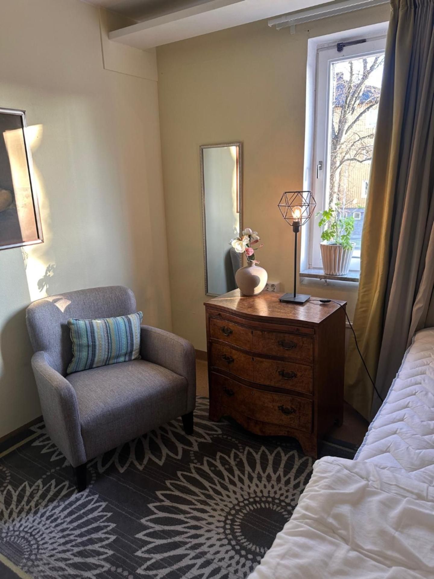 Single Room with Shared Shower and Toilet