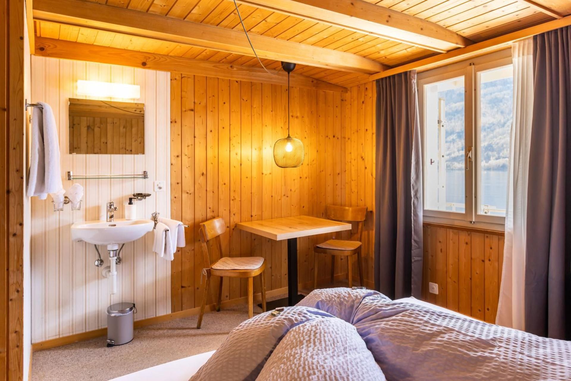 Budget Double Room with Shared Bathroom with Lake view