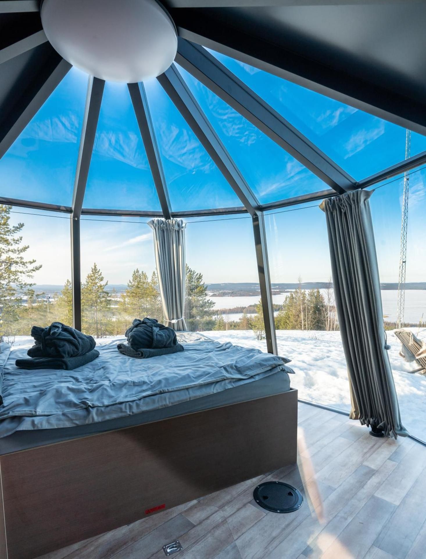 Suite with Mountain View