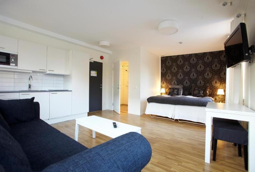 King Studio with Sofa Bed