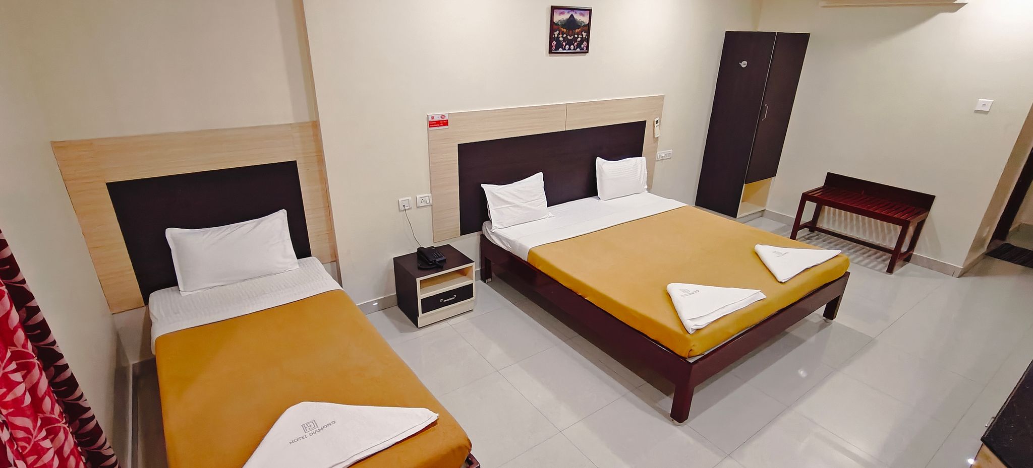 Hotel Diamond Deluxe Triple 2