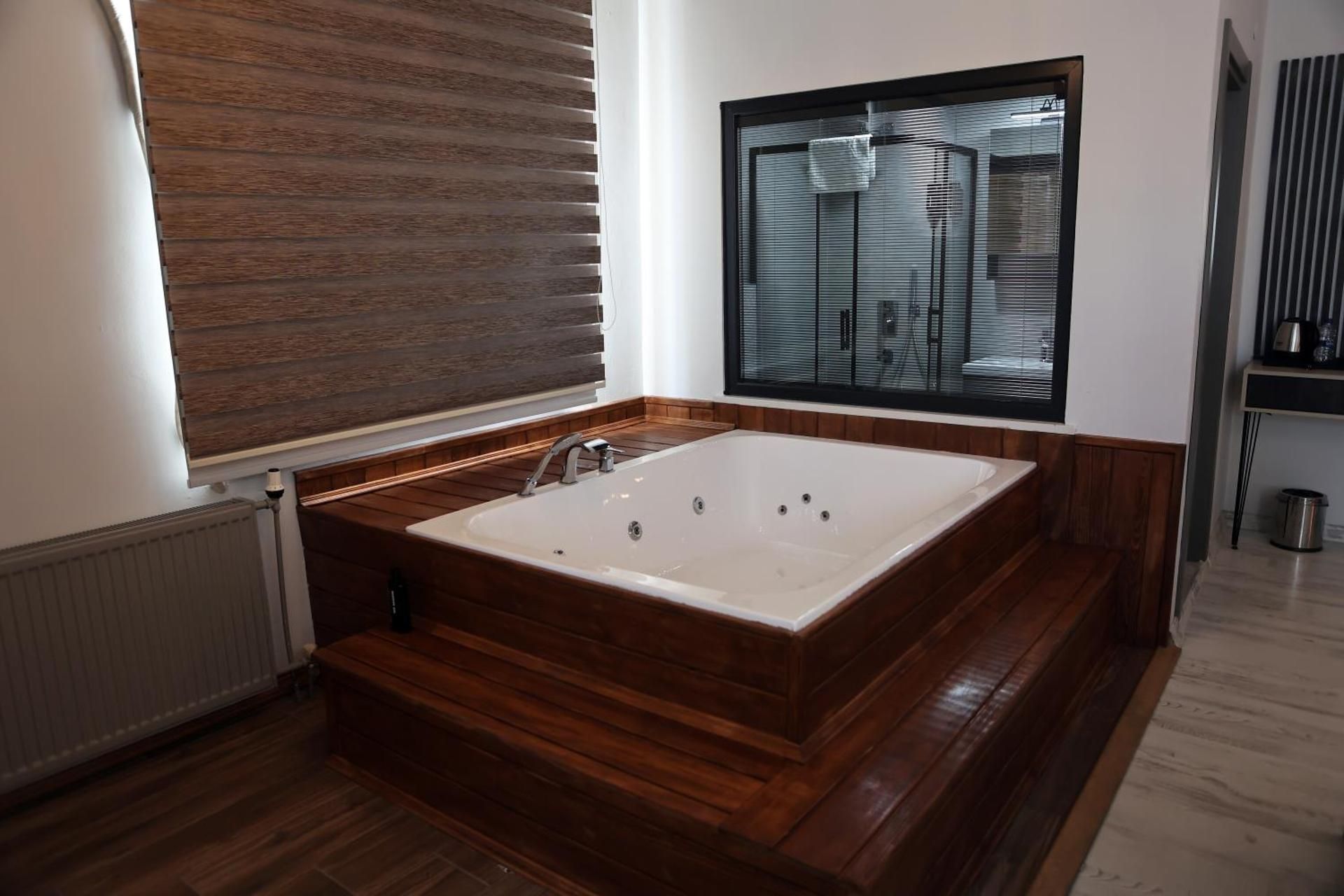 Suite with Spa Bath