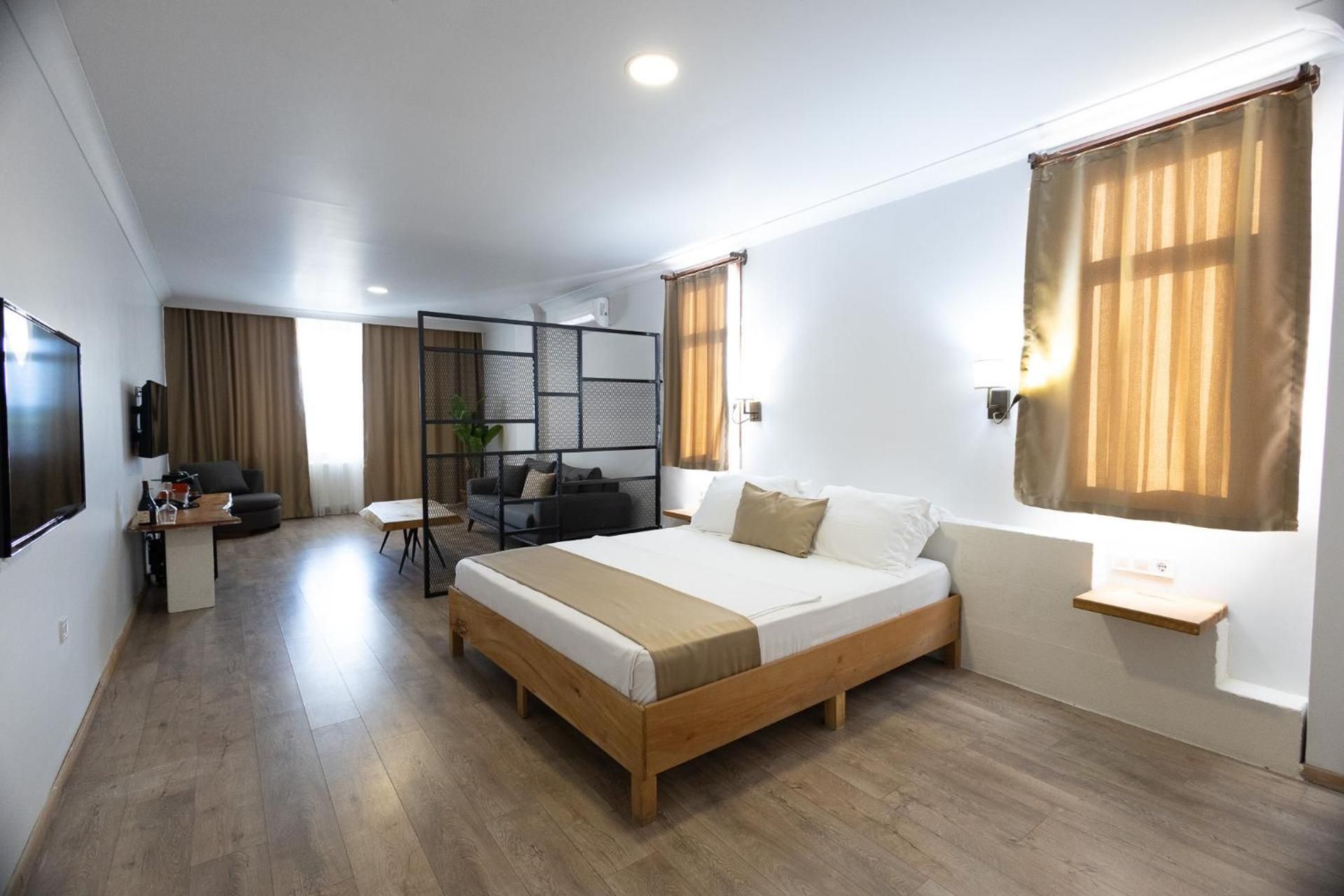Suite with Hot Tub