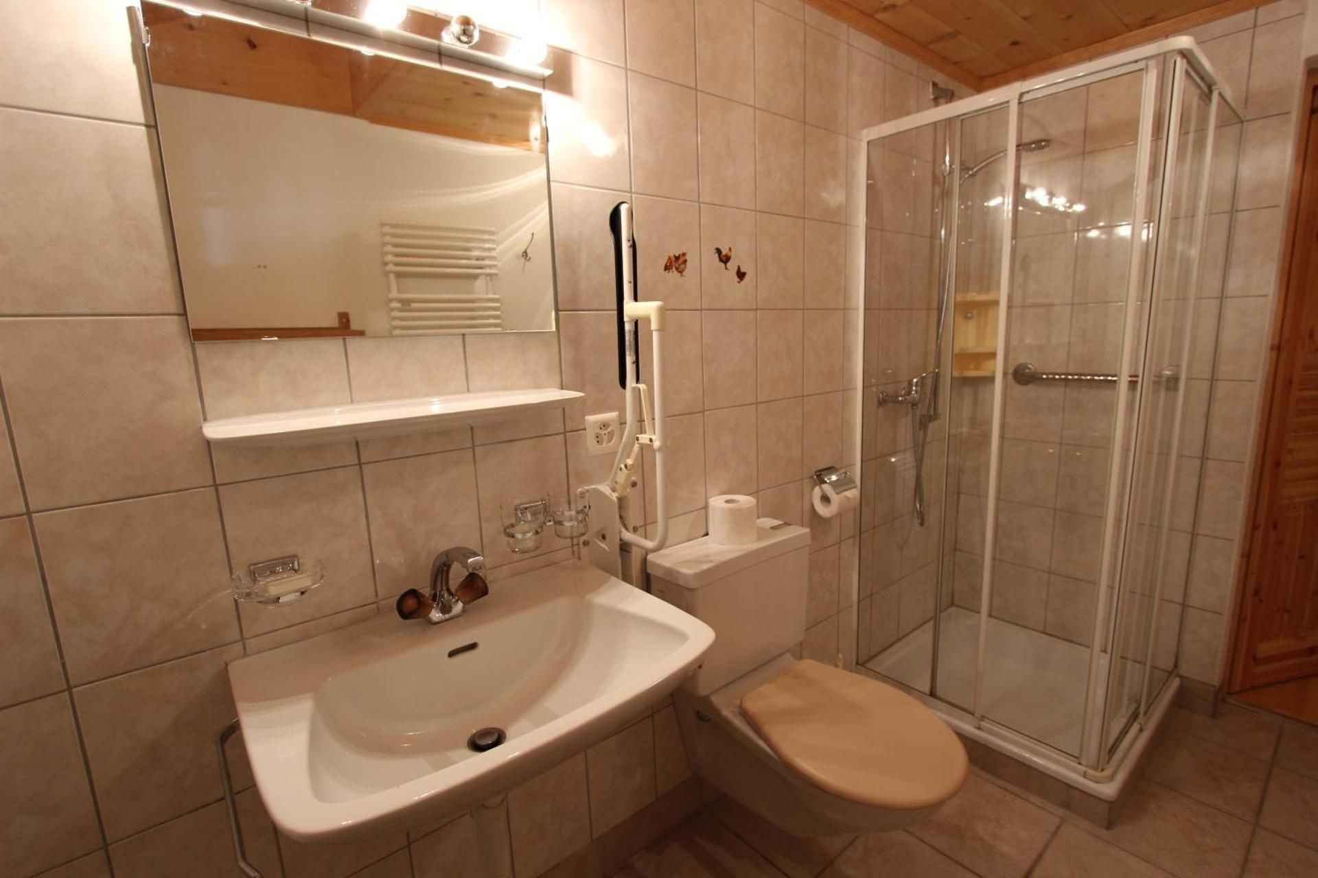 Twin Room with Private Bathroom
