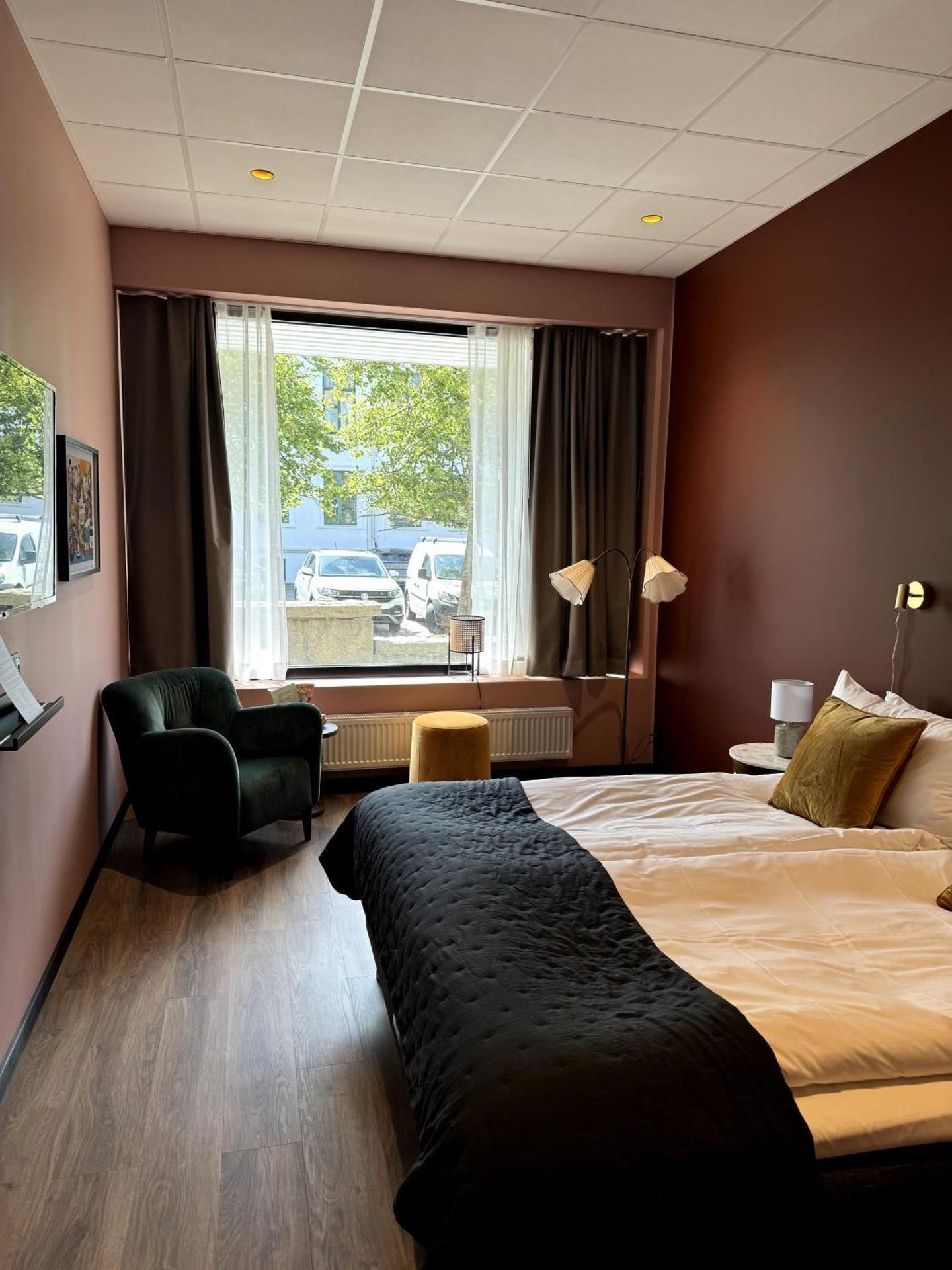 Large Double Room
