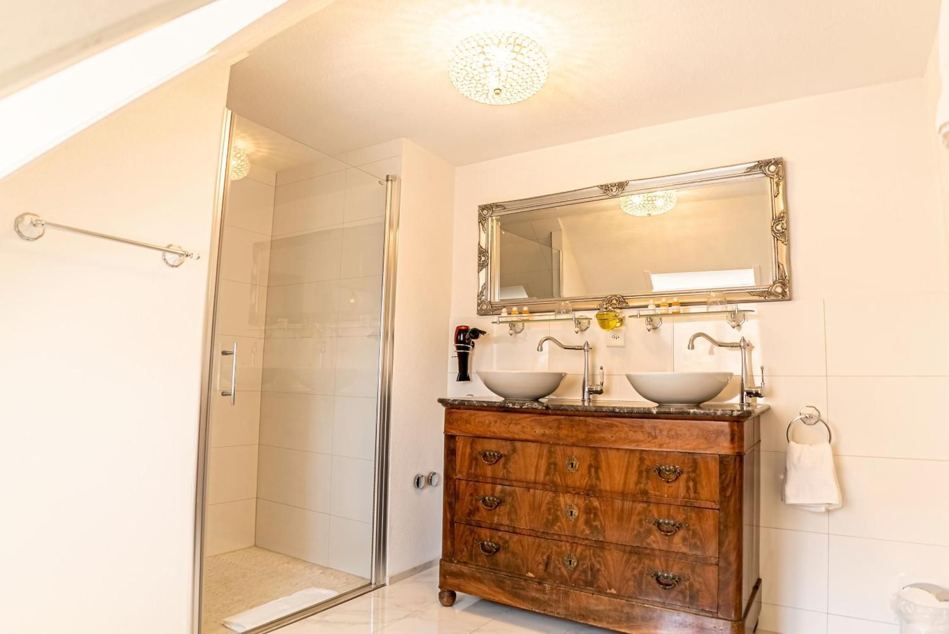 Hotel Porto Sofie Gottlieben Suite with Lake View 3