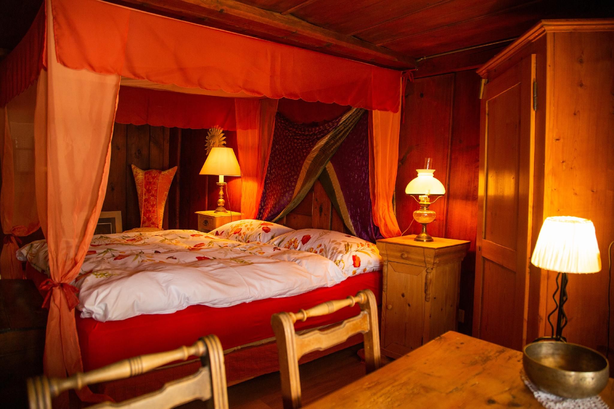 Suite Gaudi / Bourg 49 / Gruyères