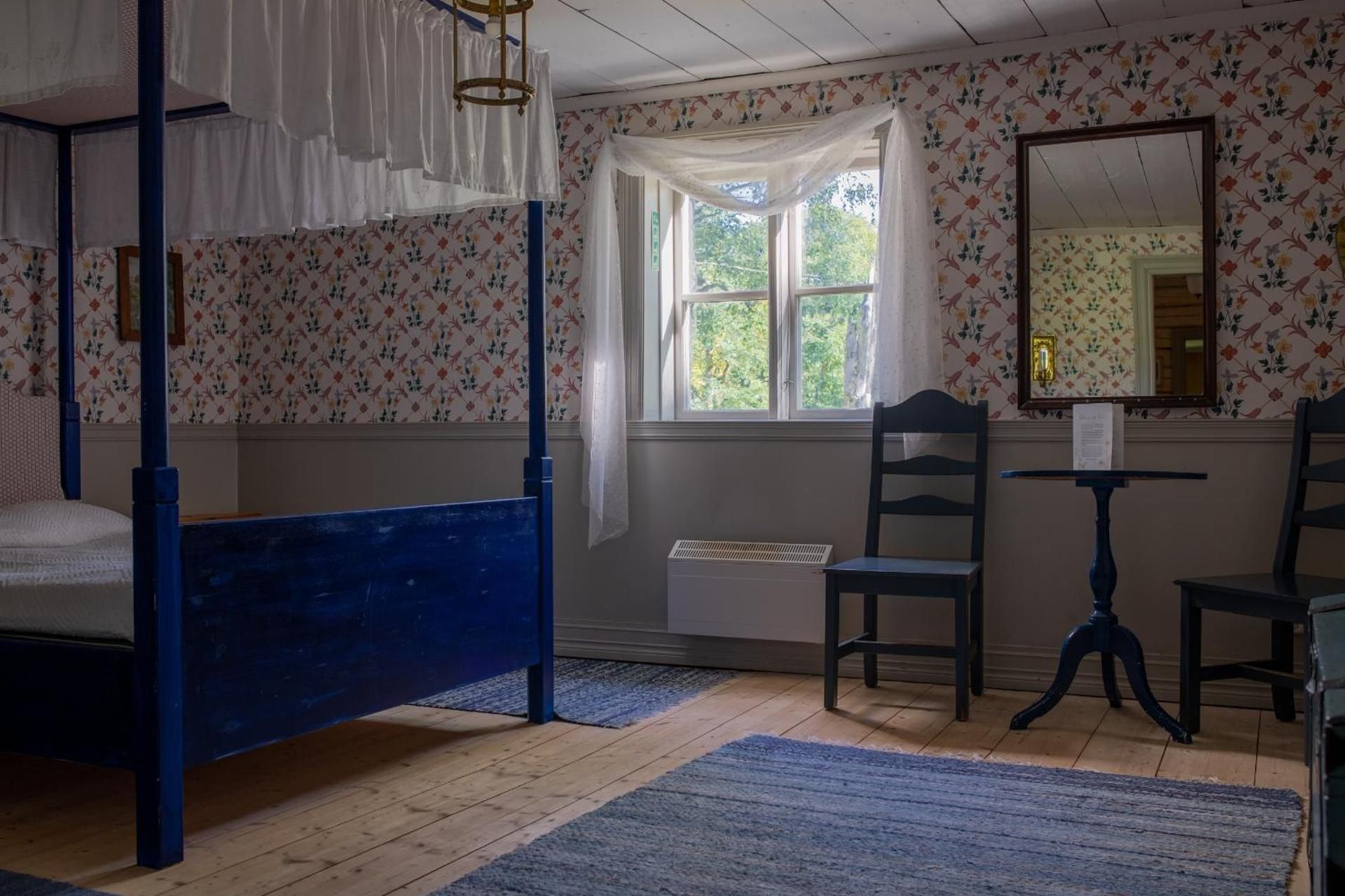 Standard Double Room with Shared Bathroom and Toilet