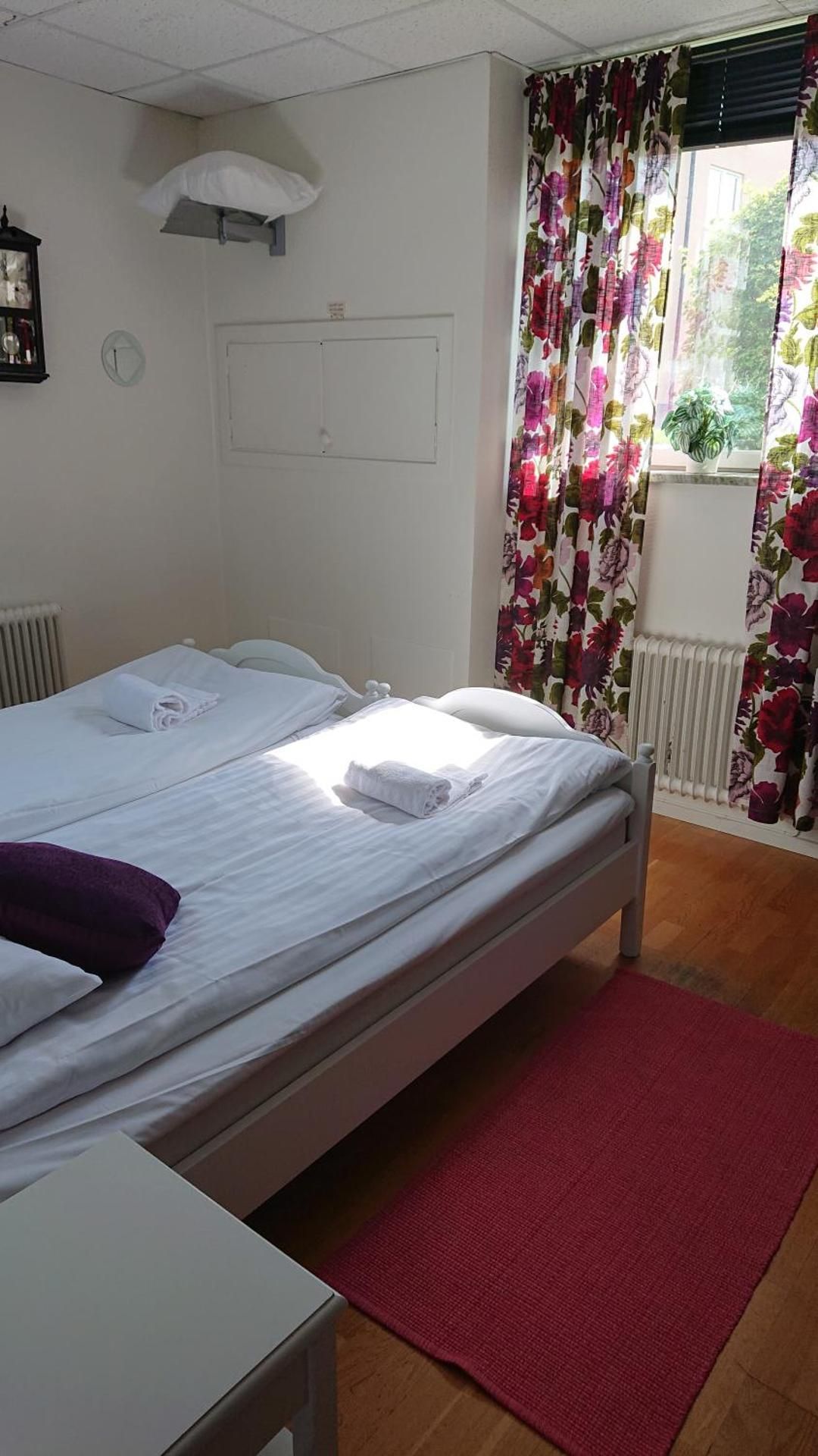 Standard Twin Room with Shared Bathroom
