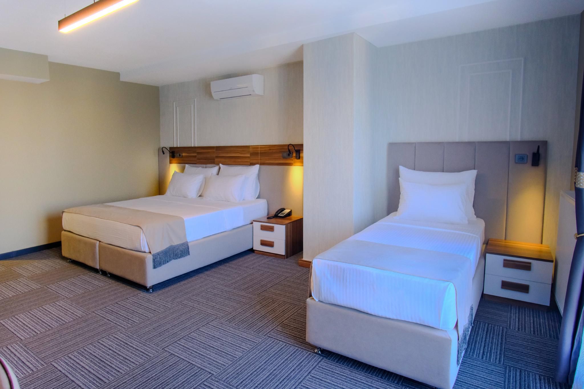 Deluxe Family - 3 Breakfast Included