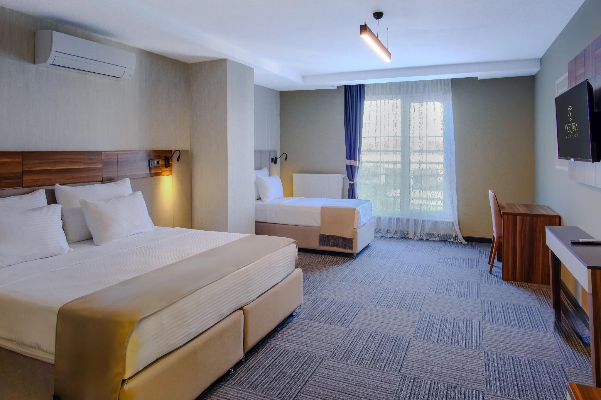 Deluxe Family - 3 Breakfast Included