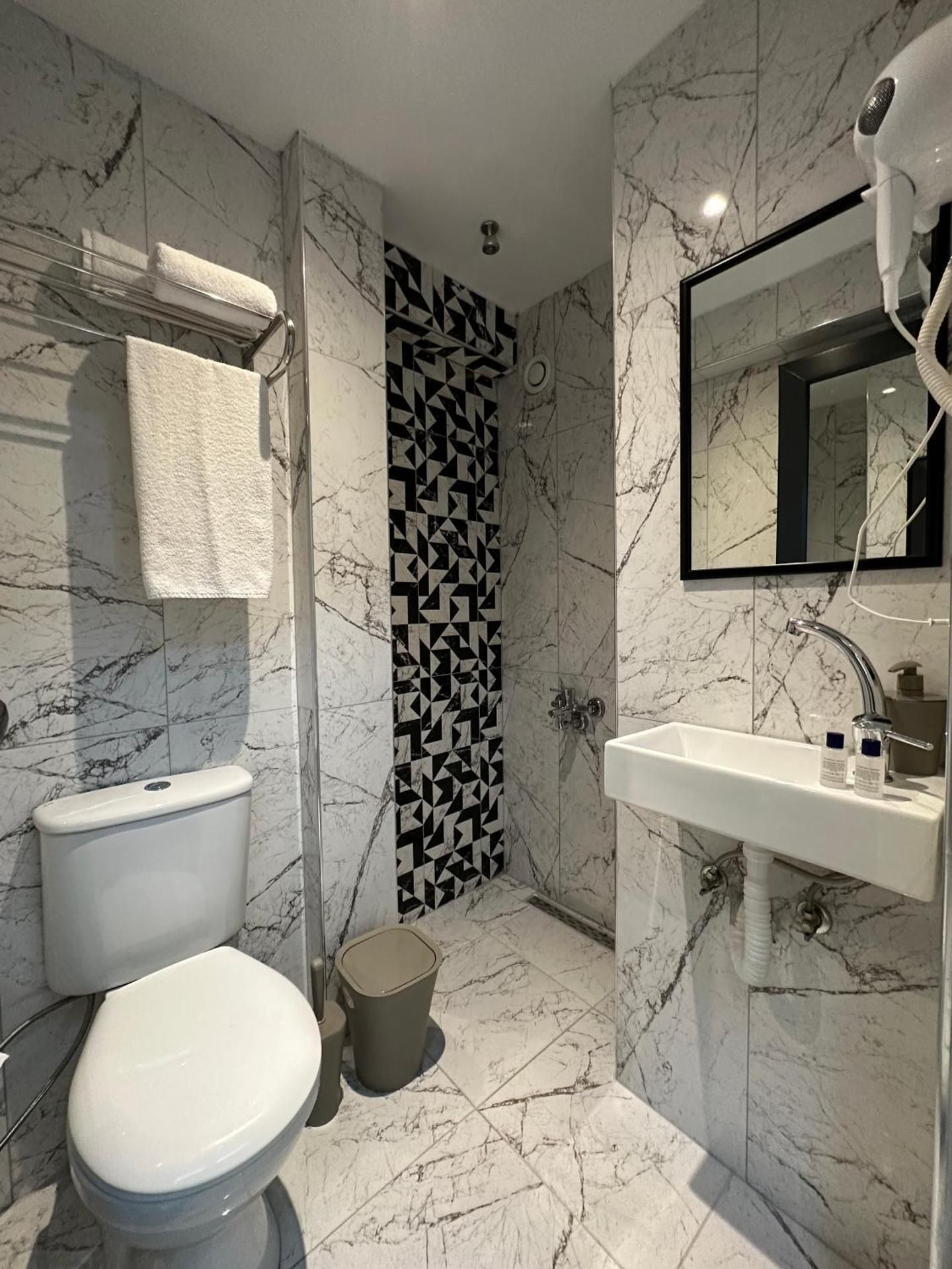 Medi Apart OteL Economy   3