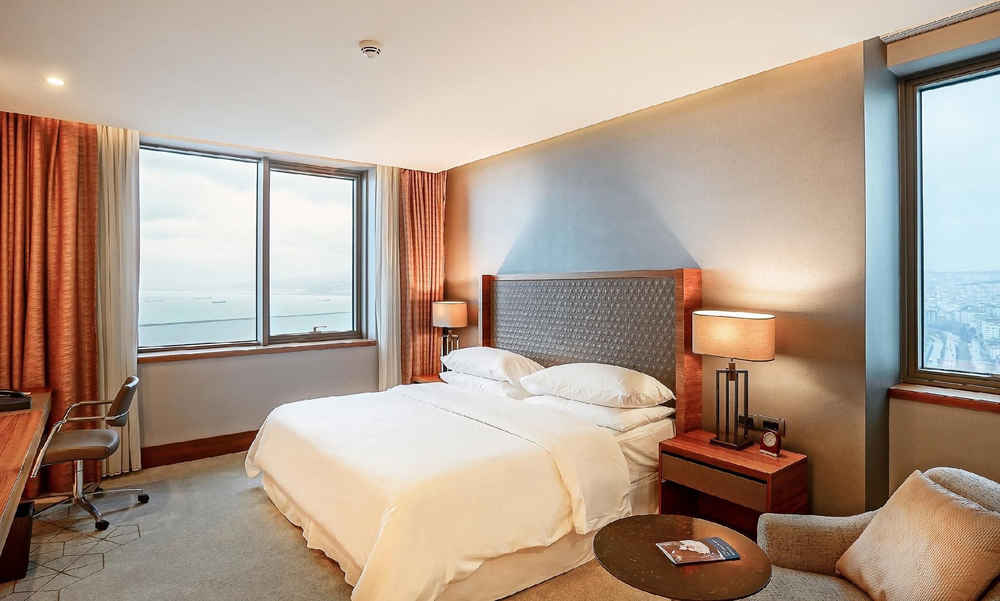 Sheraton Grand Samsun Hotel junior deluxe, guest room, 1 king, harbor view